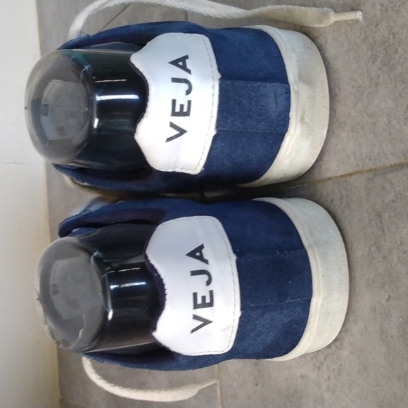 VEJA SHOES - Picture 3 of 11